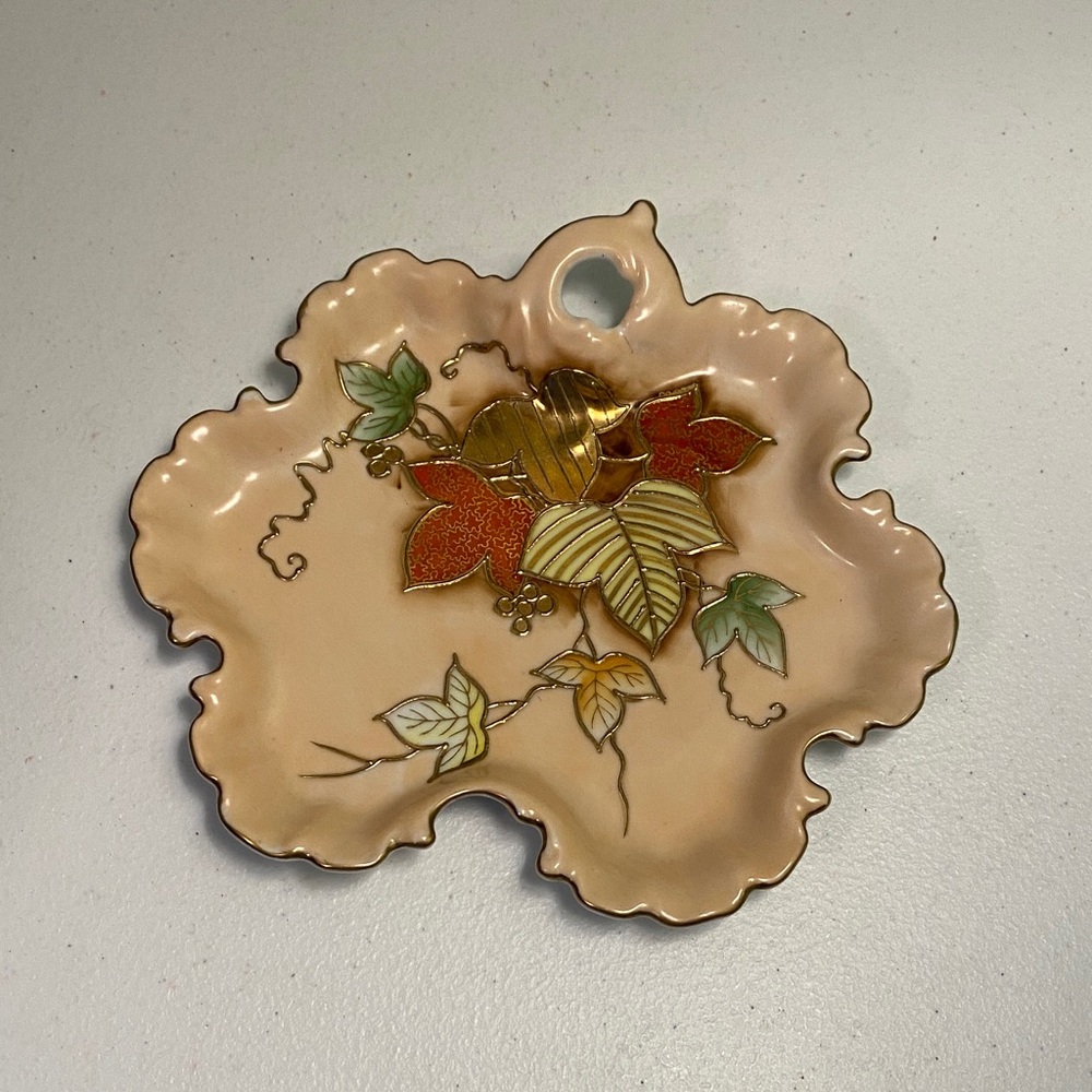 Decorative Leaf-Shaped Dish with Gold and Red Accents